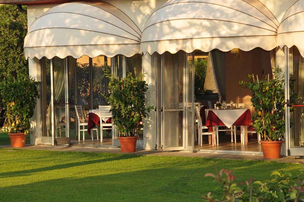 La Quiete Park Hotel Манерба дел Гарда Екстериор снимка