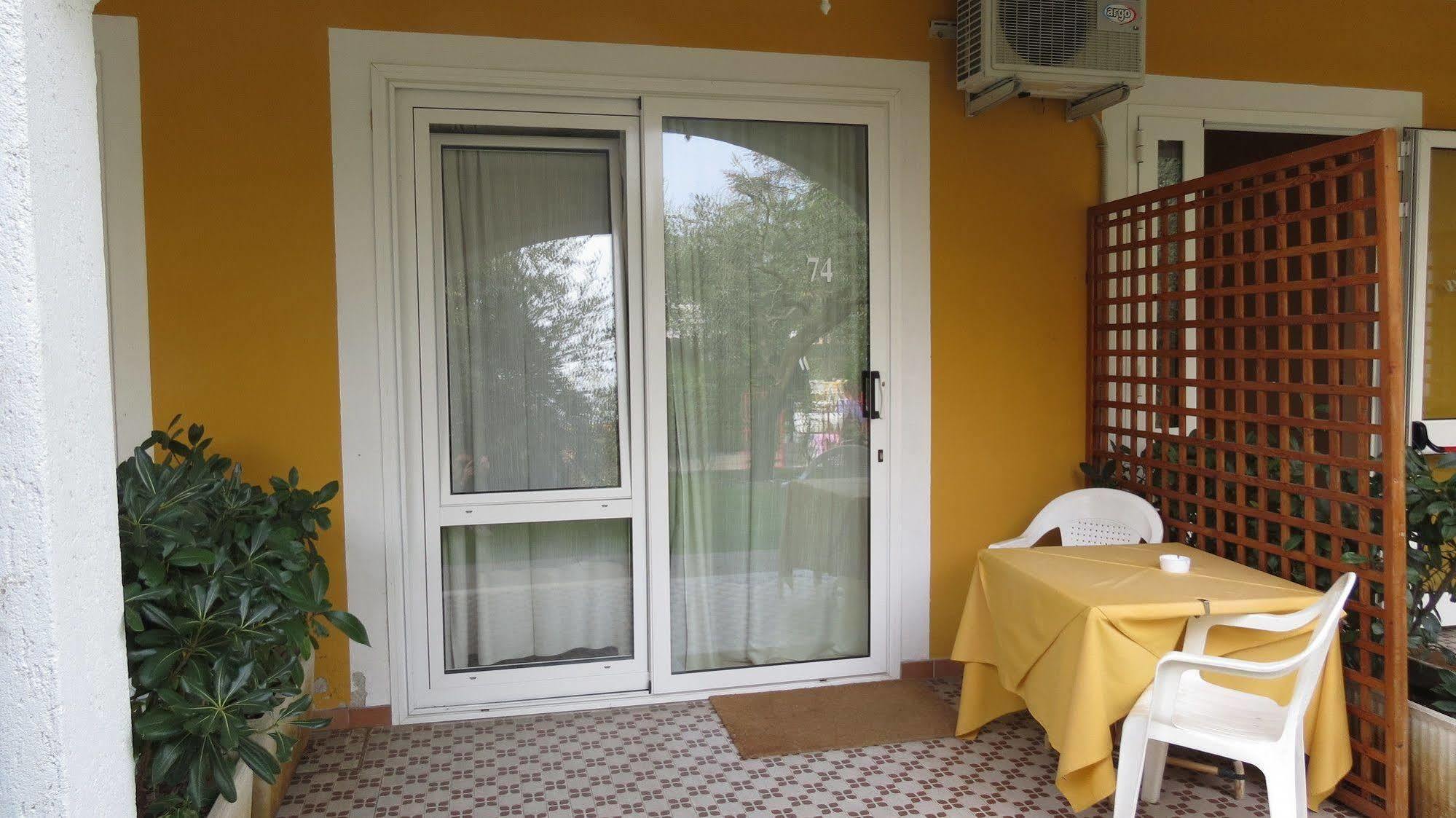 La Quiete Park Hotel Манерба дел Гарда Екстериор снимка
