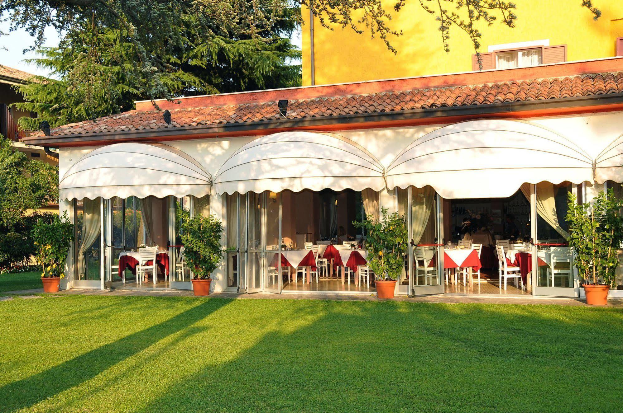 La Quiete Park Hotel Манерба дел Гарда Екстериор снимка