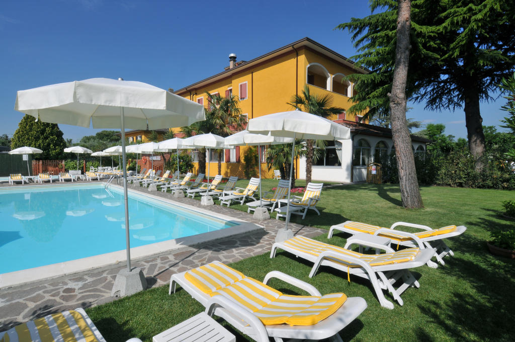 La Quiete Park Hotel Манерба дел Гарда Екстериор снимка